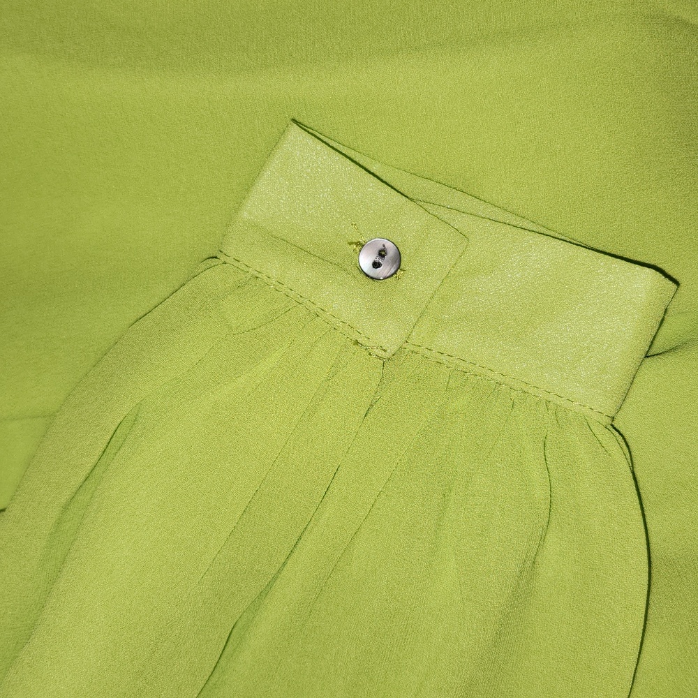 NEW Beautiful Lime Green Flowy Blouse - Picture 2 of 10
